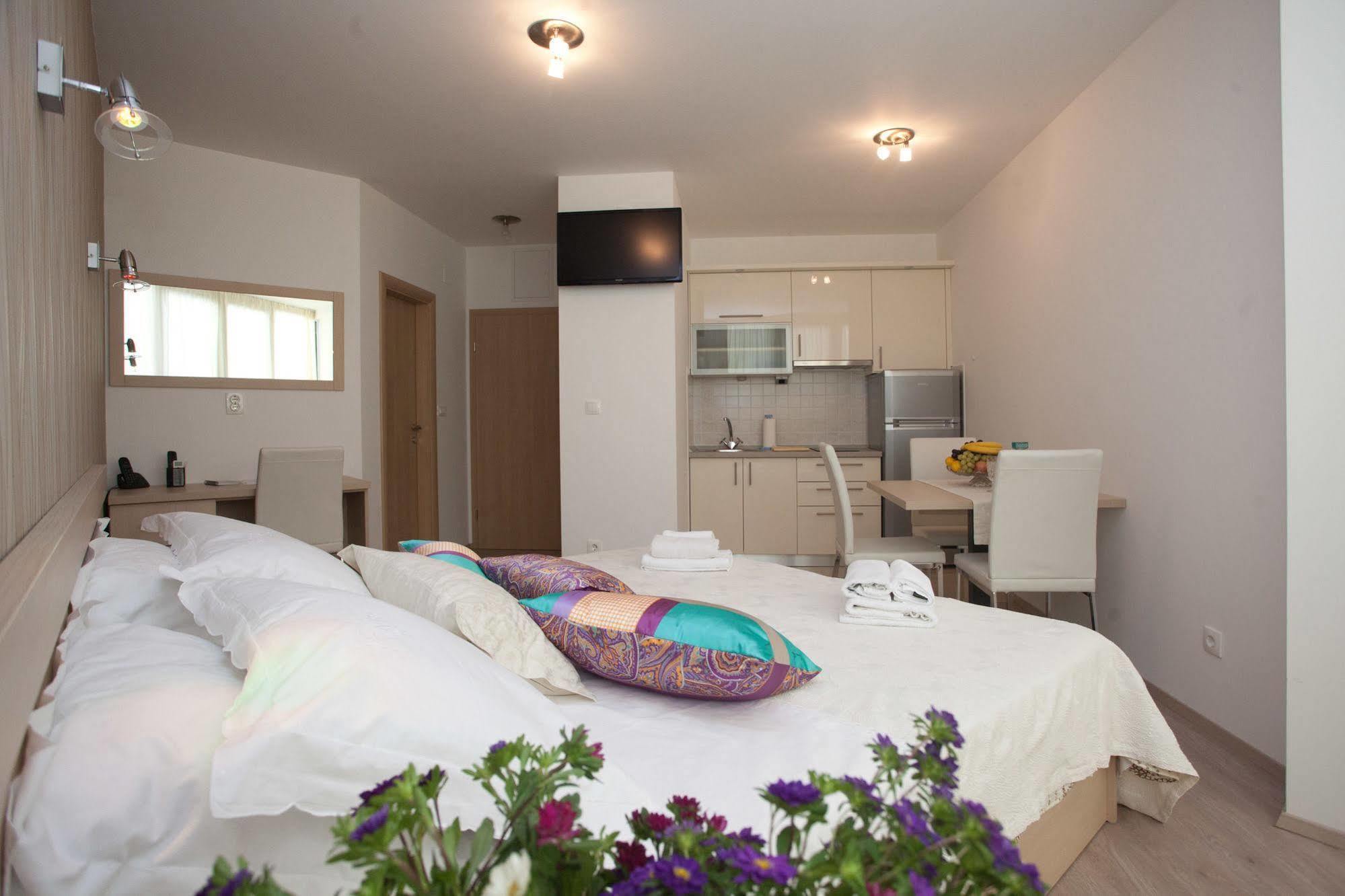Cro Jet Set Apartments Split Exteriér fotografie